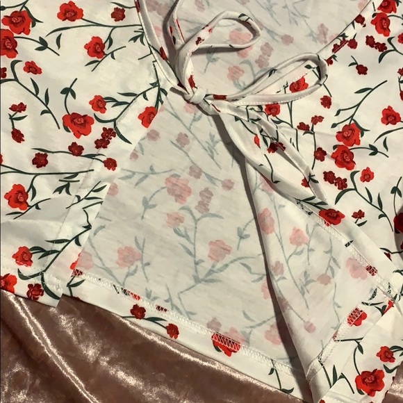 ‼️ SOLD ‼️ Cropped open front tee - Picture 3 of 4